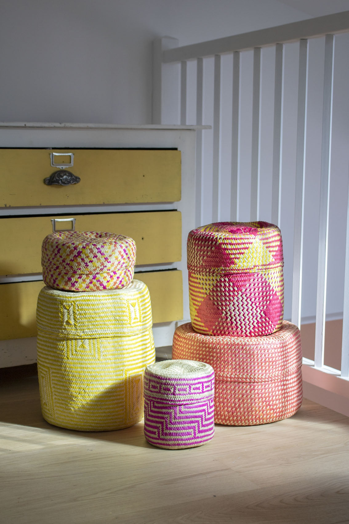 handwoven palm baskets, set of 5 yellow-red