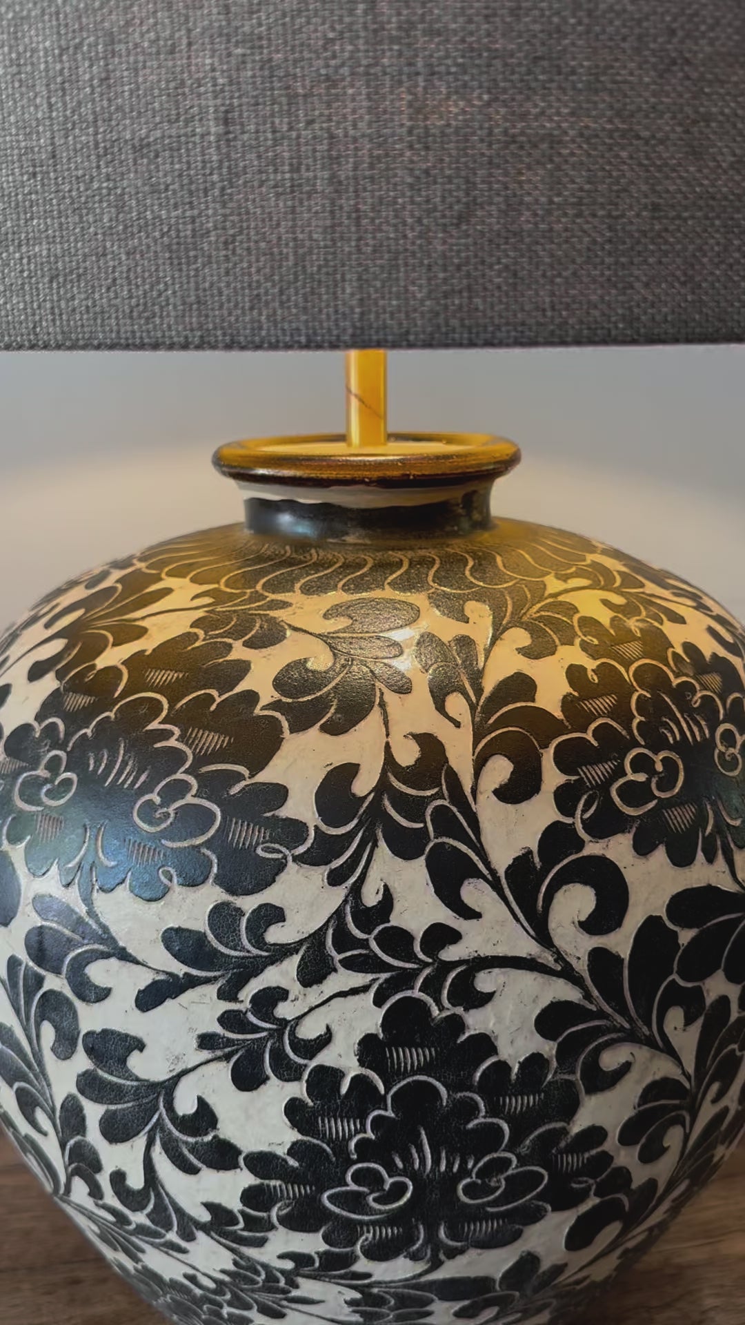table lamp old Chinese vase