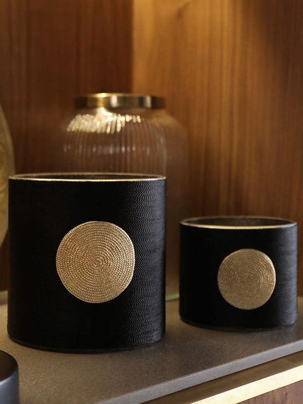 Dana Oud scented candle