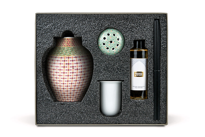 Fragrance diffuser porcelain