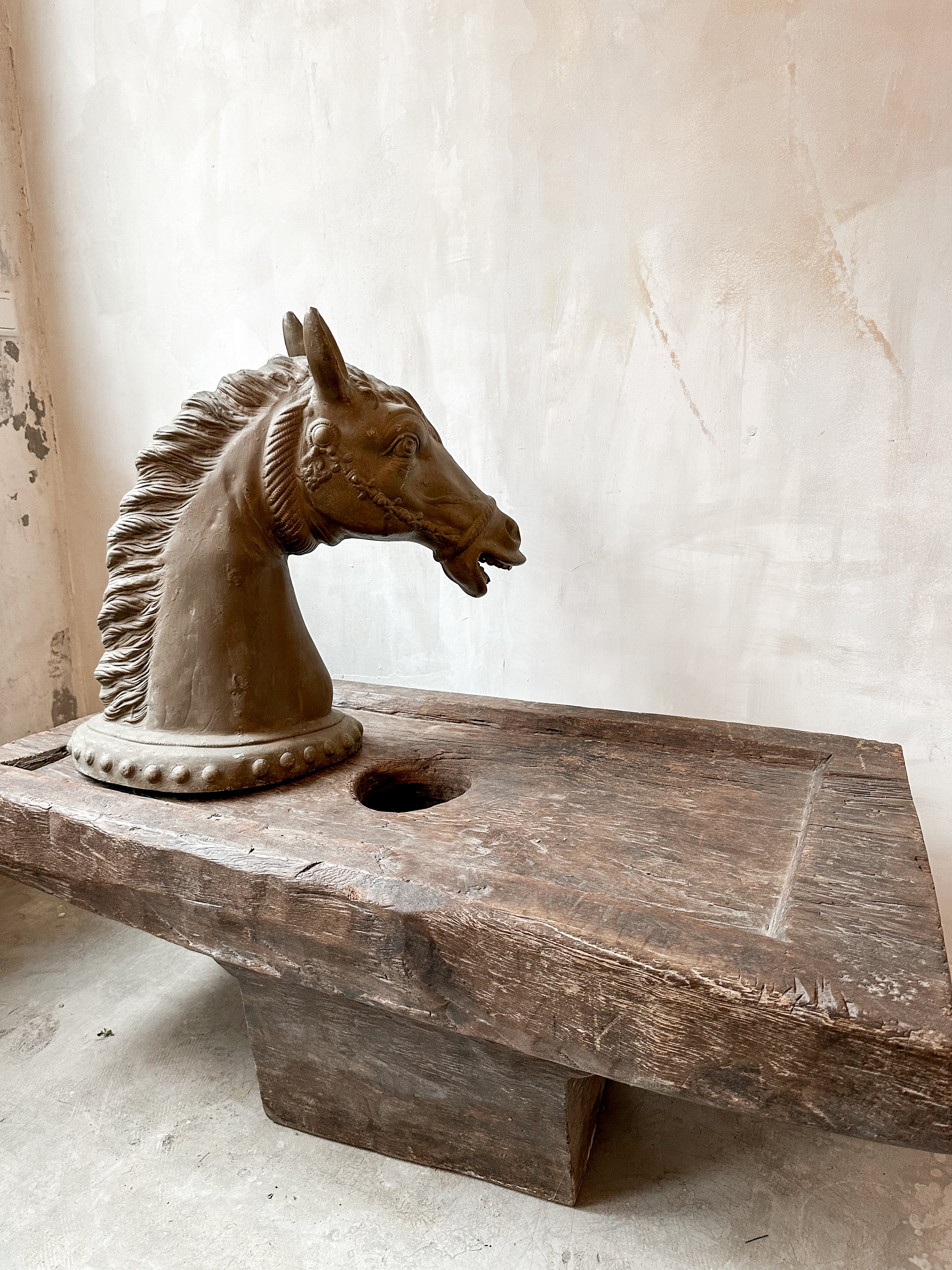 horse sculpture aluminum