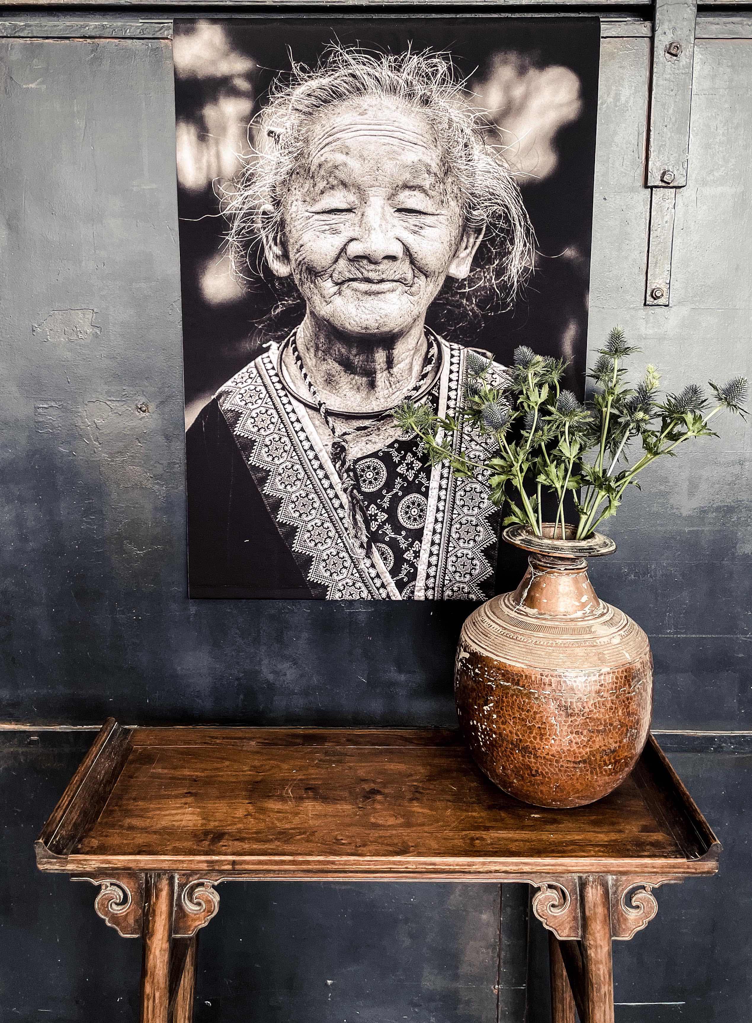 Serge Anton Canvas "old Chinese lady"