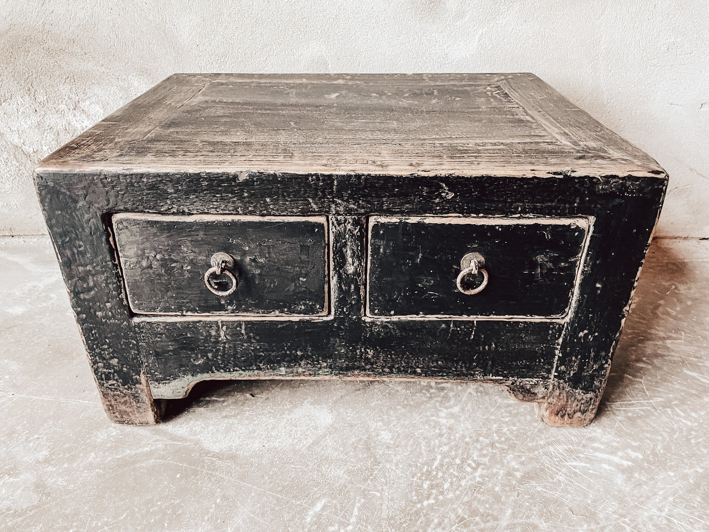 Vintage side table with 2 drawers