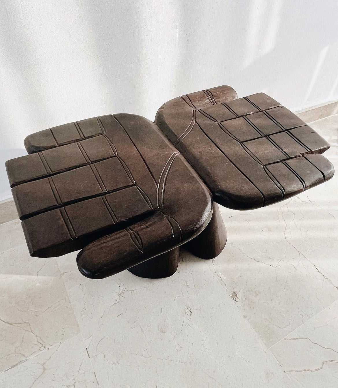 The "La Main" table/stool