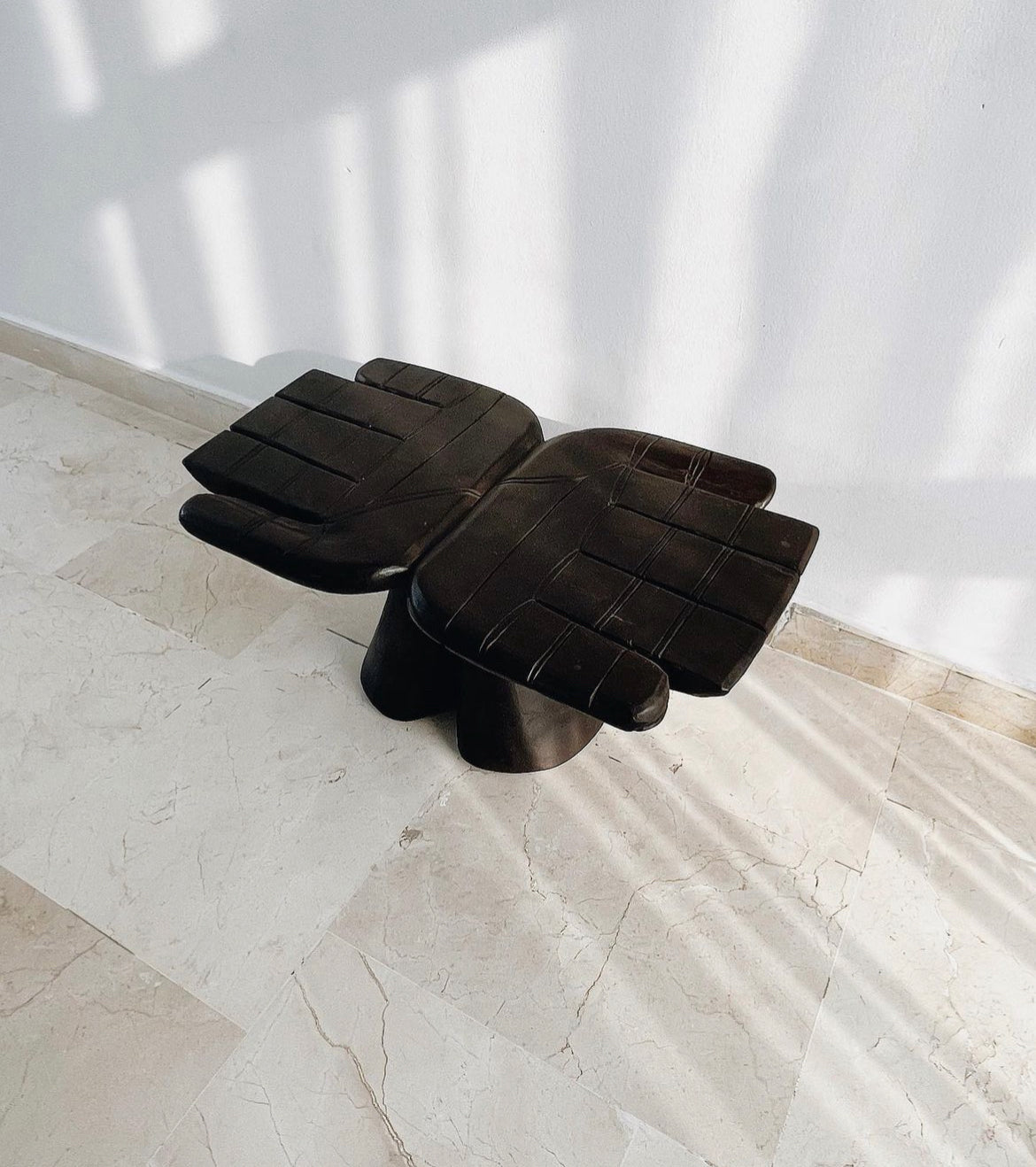The "La Main" table/stool