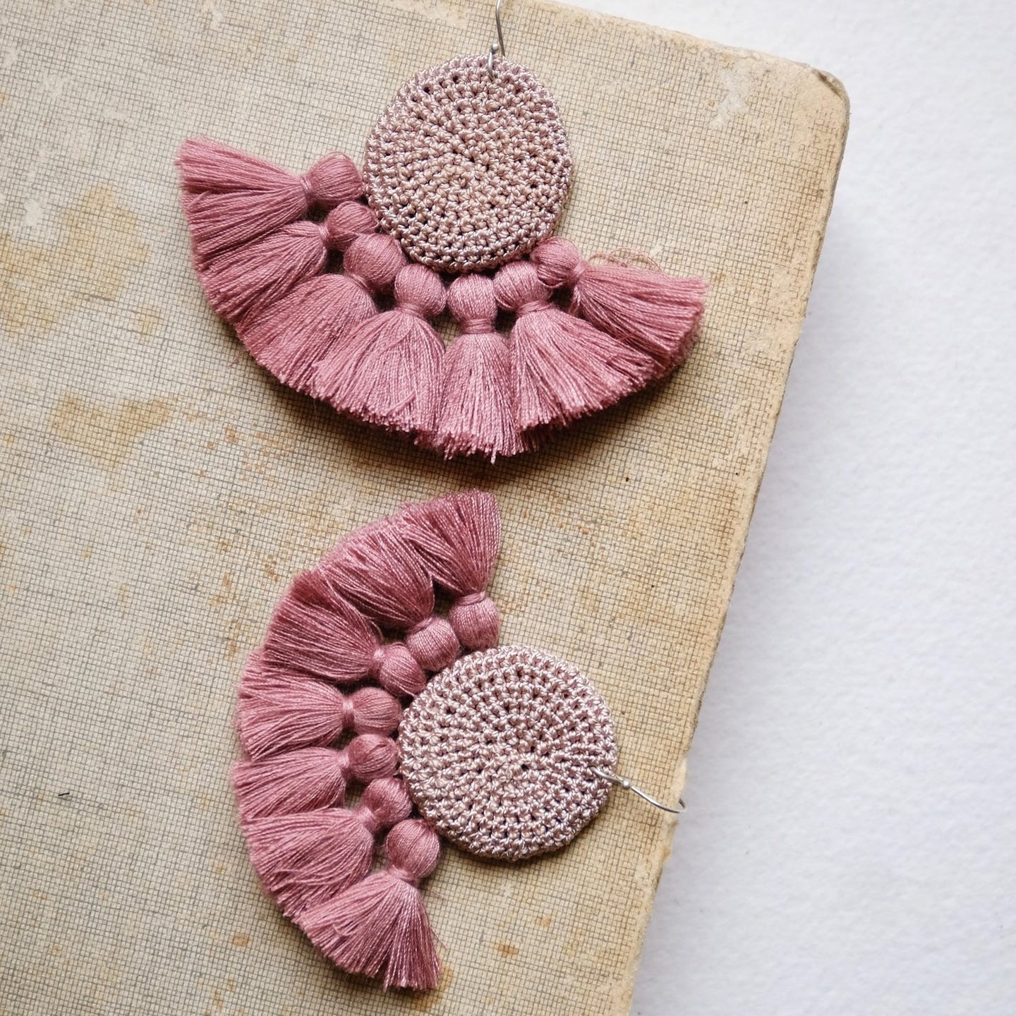 Earrings Crochet mink & dusty pink