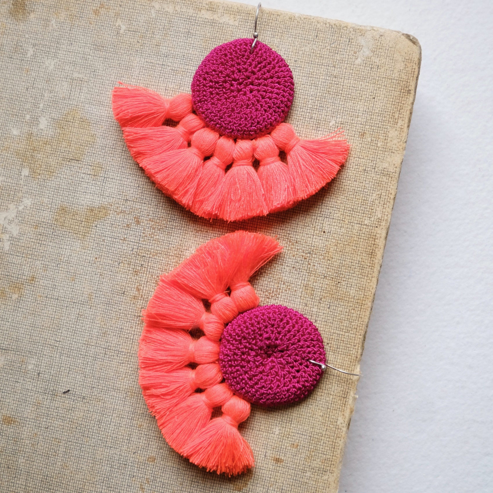 Earrings Crochet fuchsia & coral