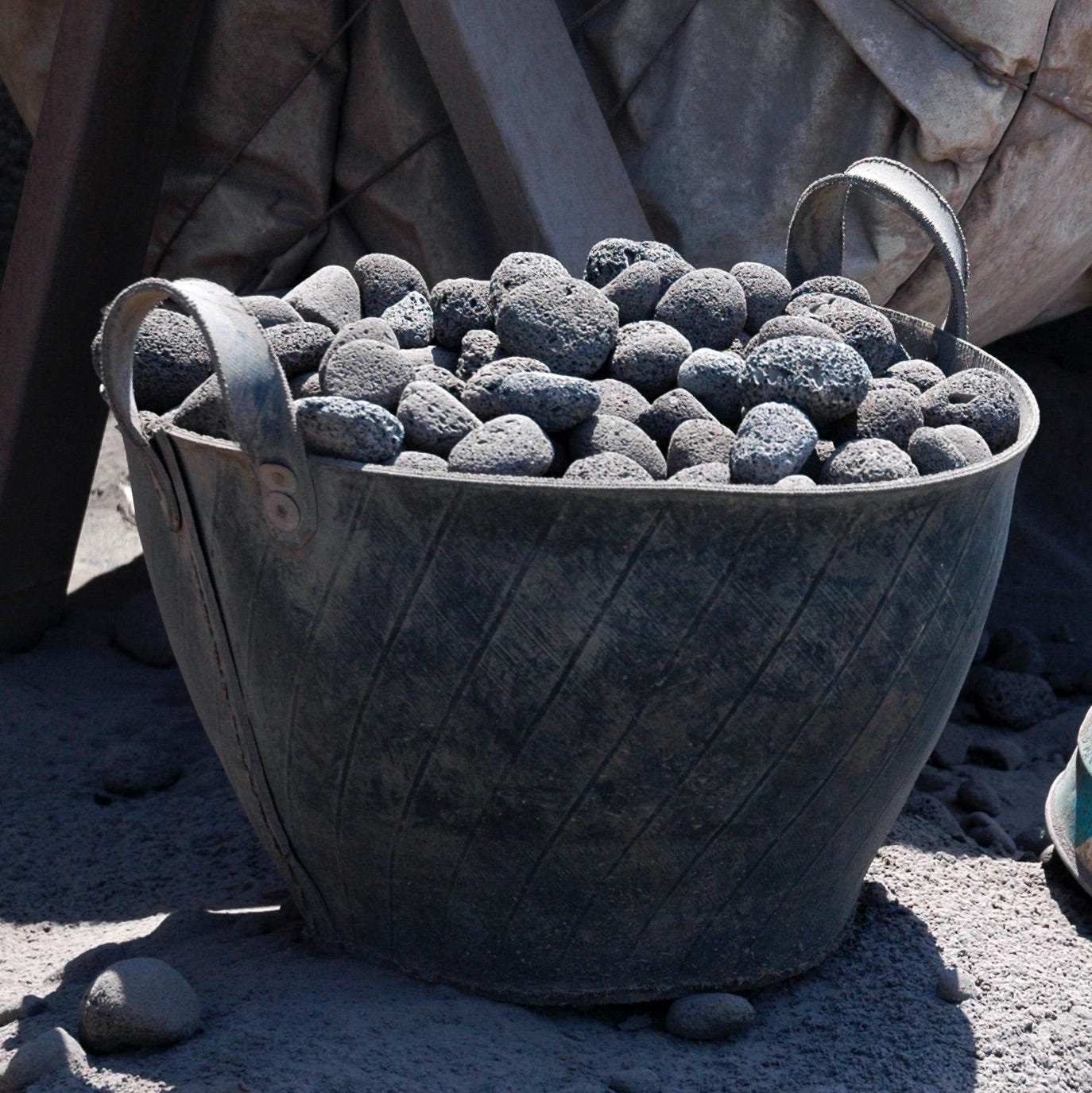 Korb XXL aus recycelten Autoreifen - Mo's Interior Art